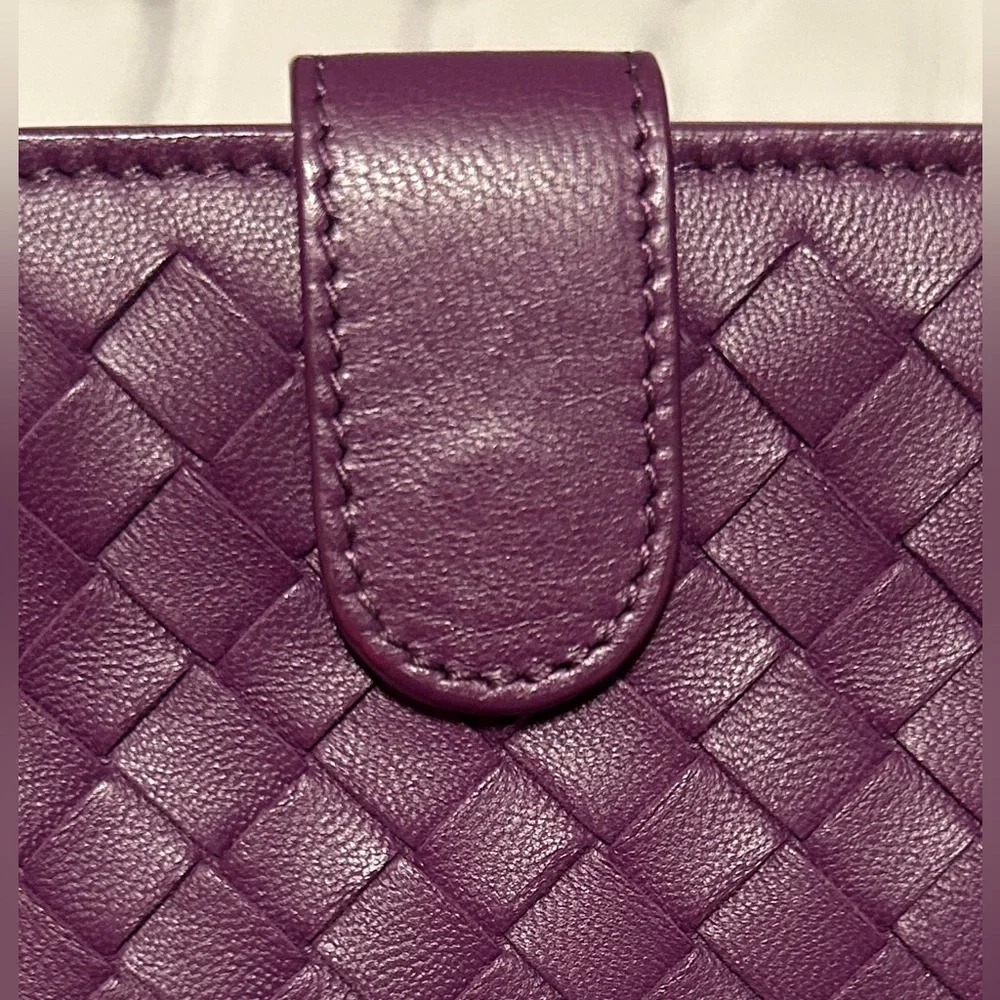 Like New Purple Bottega Veneta Intrecciato Leather Compact Wallet With Box - Picture 15 of 16